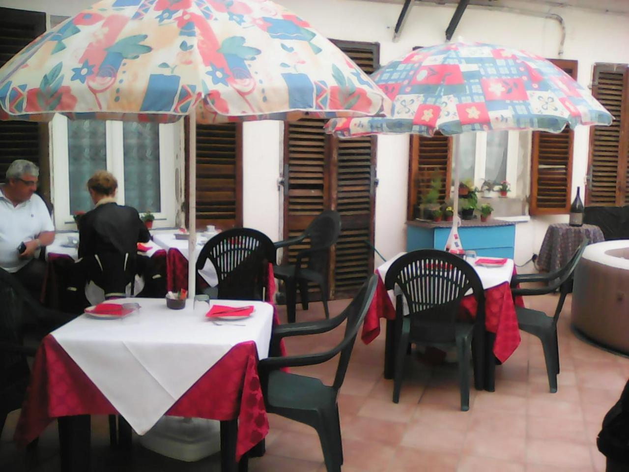 9 Vini Bed & Breakfast Alba  Luaran gambar